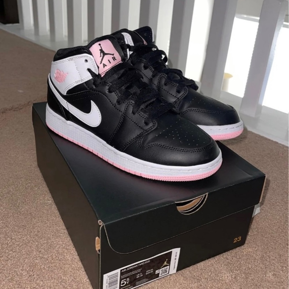 Air Jordan 1 size 5.5y